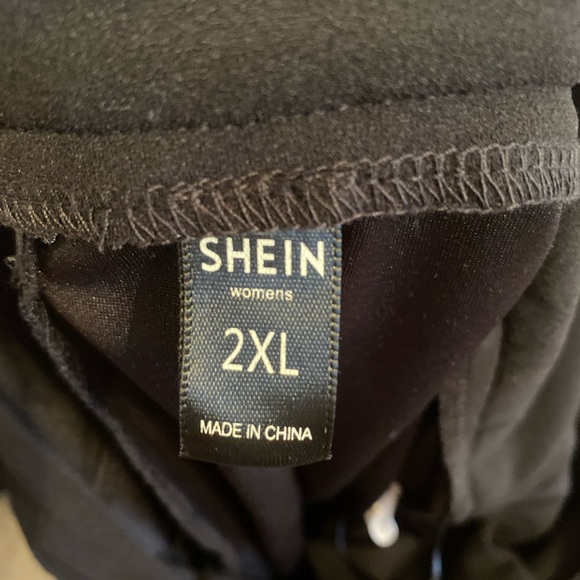 SHEIN Suspender Pants - Picture 4 of 4